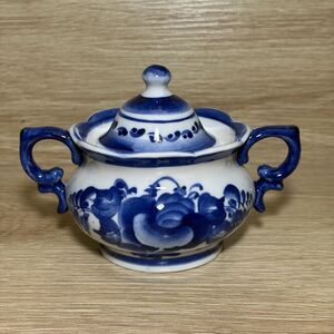 Gzhel Russian Porcelain Blue White Lidded Sugar Bowl Floral Hand Painted Vintage